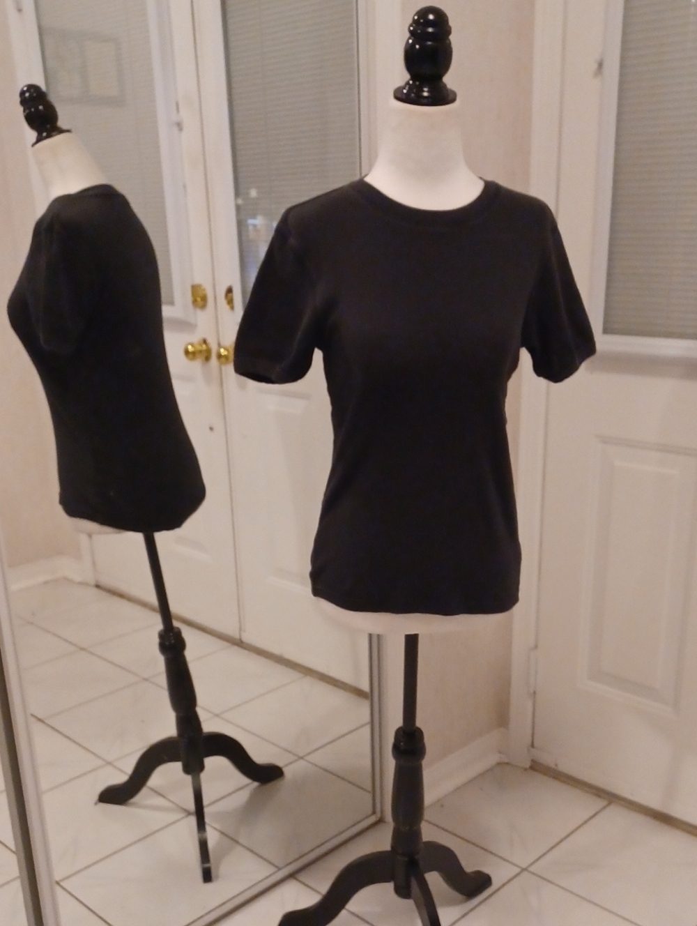 $4 Add-on River Island Black Ribbed Short Sleeve Crewneck Tee - Size Small